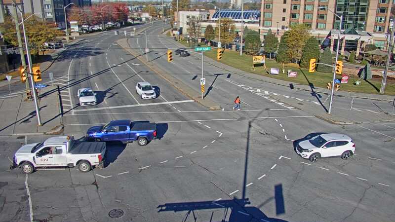 Live camera: Bank and Hunt Club Road