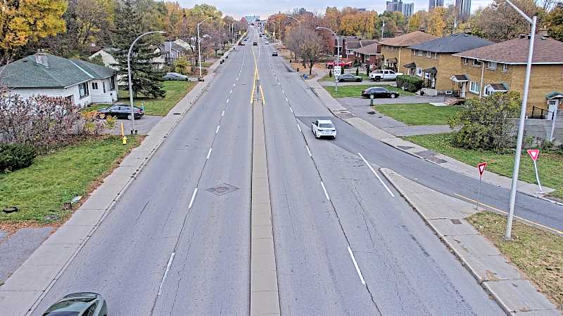 Live camera: Woodroffe at Highway 417 (East)
