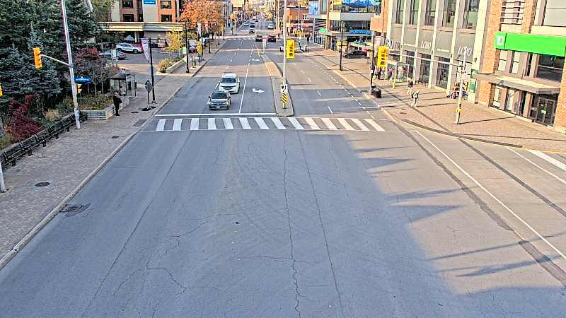 Live camera: Bank and Lansdowne