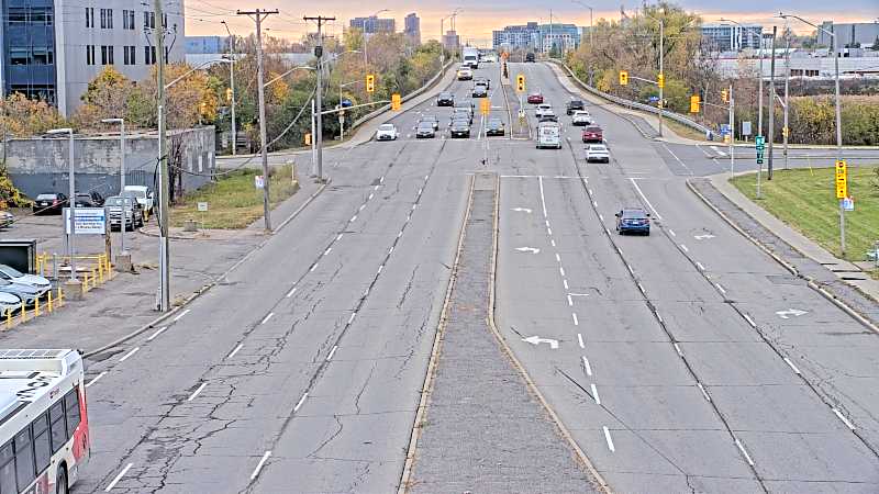 Live camera: St. Laurent at Highway 417
