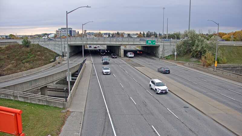 Live camera: St. Laurent at the Transitway