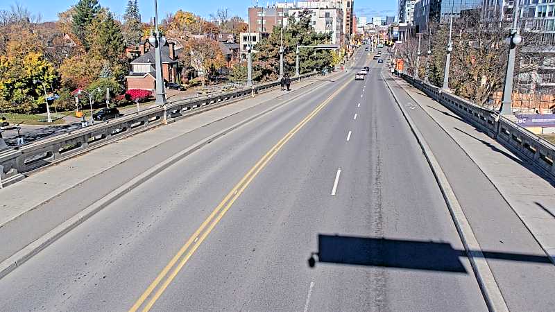 Live camera: Bank and Aylmer (Bank Street Bridge)