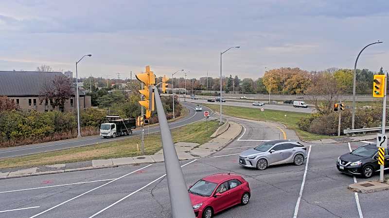 Live camera: Woodroffe at Highway 417 (West)