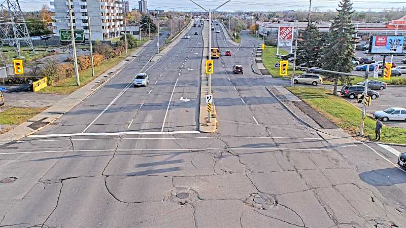 Live camera: Bank and Kitchener