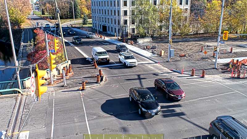 Live camera: Bank and Riverside (North)