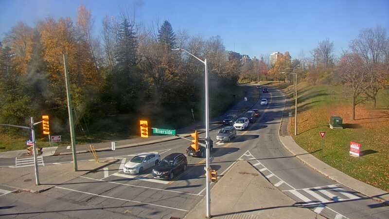Live camera: Riverside at Brookfield / Hog's Back